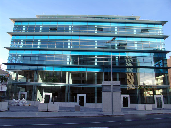 Mur-rideau, pare-soleil  Alucobond et menuiserie en aluminium